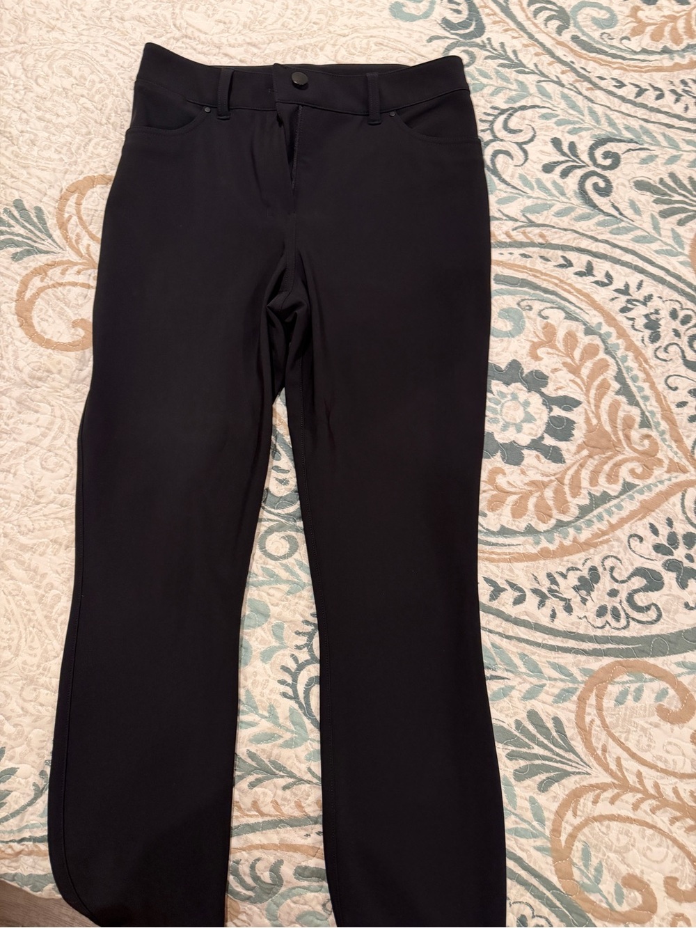EUC lululemon women’s 27 Black Skinny button/zipper closure Stretch Pants